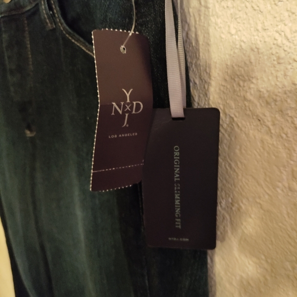 NWT--NYDJ ankle jeans MSRP $110 size 12 - Picture 3 of 12